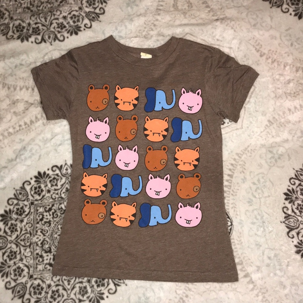Small child’s tee